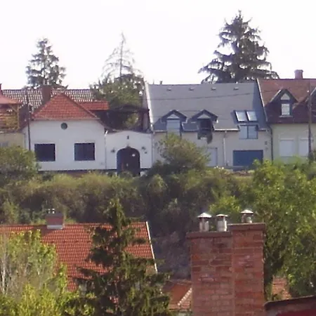 Szent Gyorgy Apartman Έγκερ